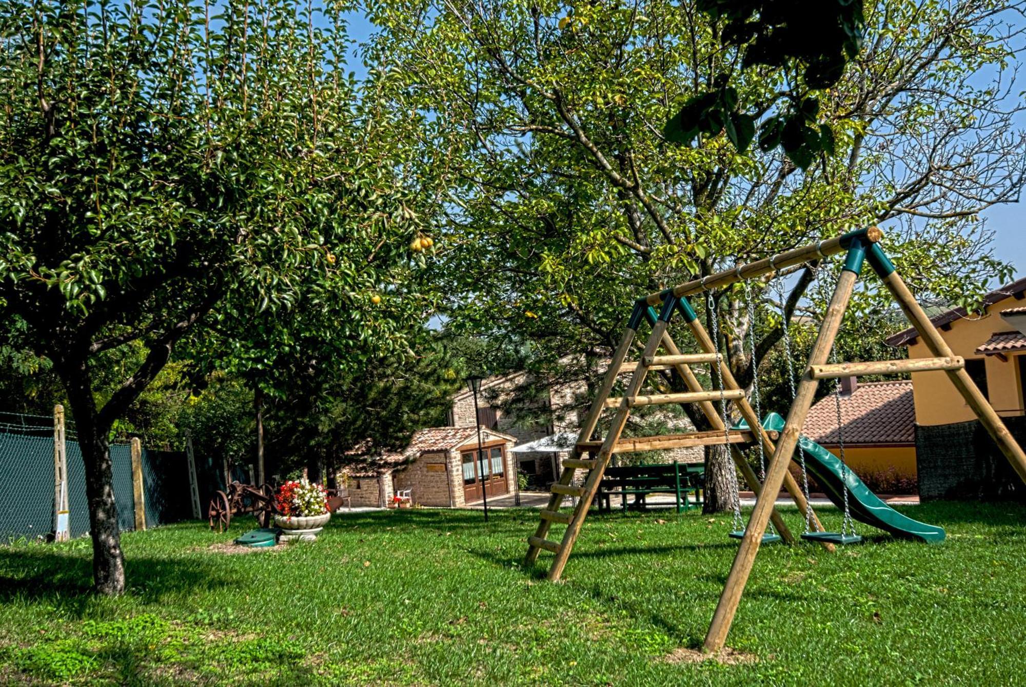 Country House Il Tiglio Mergo Luaran gambar