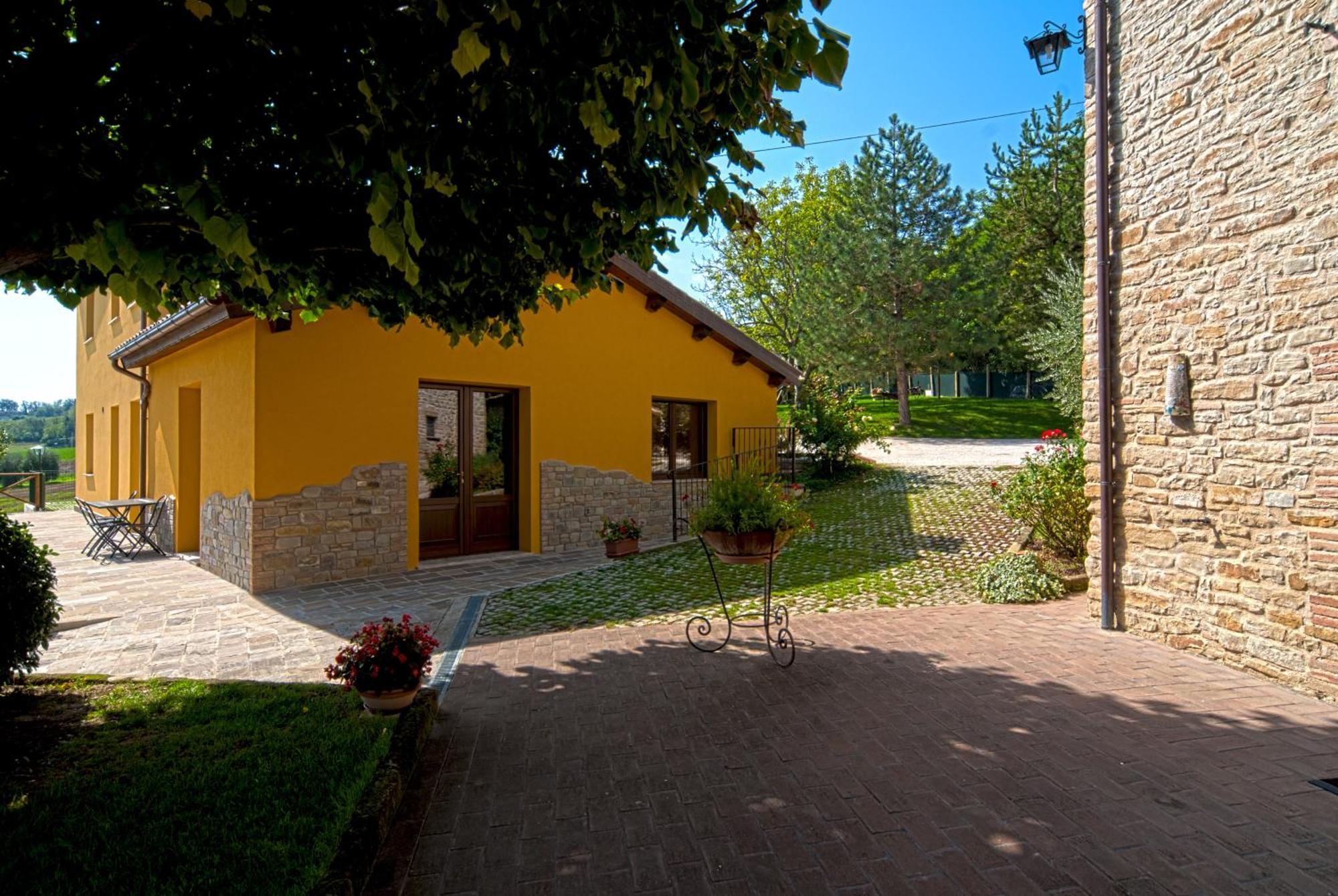Country House Il Tiglio Mergo Luaran gambar
