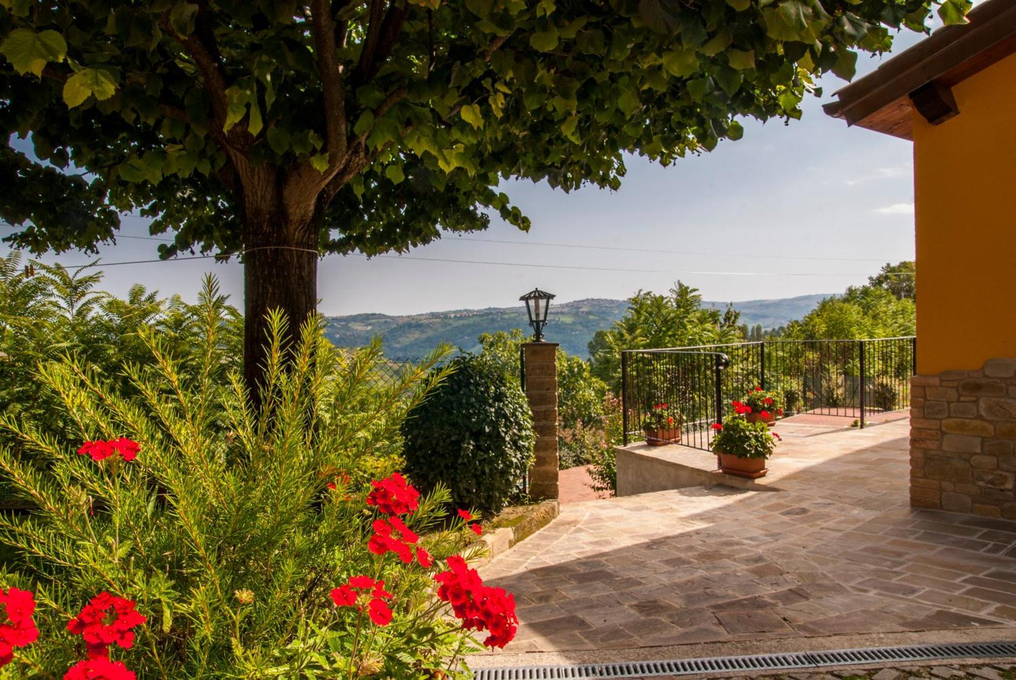 Country House Il Tiglio Mergo Luaran gambar