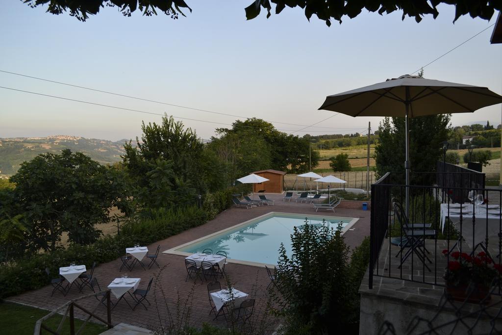 Country House Il Tiglio Mergo Luaran gambar