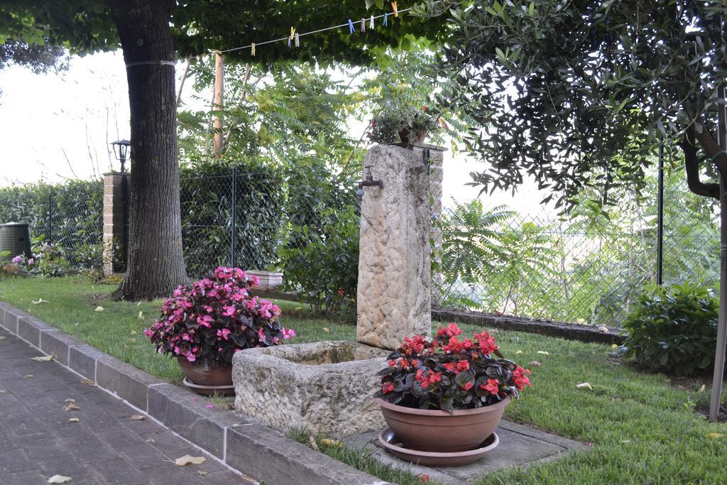 Country House Il Tiglio Mergo Luaran gambar