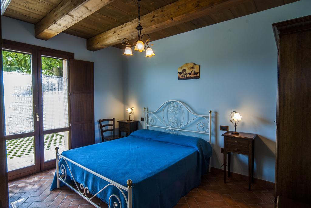 Country House Il Tiglio Mergo Luaran gambar
